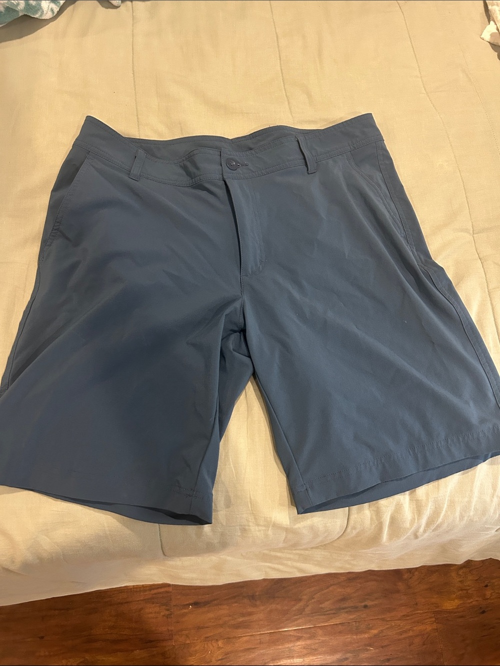 Men’s blue Columbia shorts